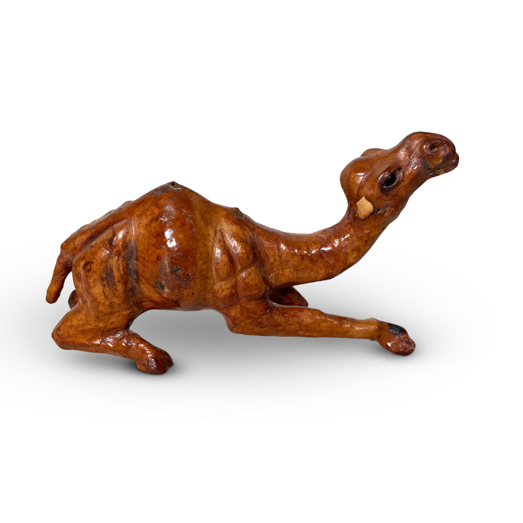 Model Leather Camel with a Foul