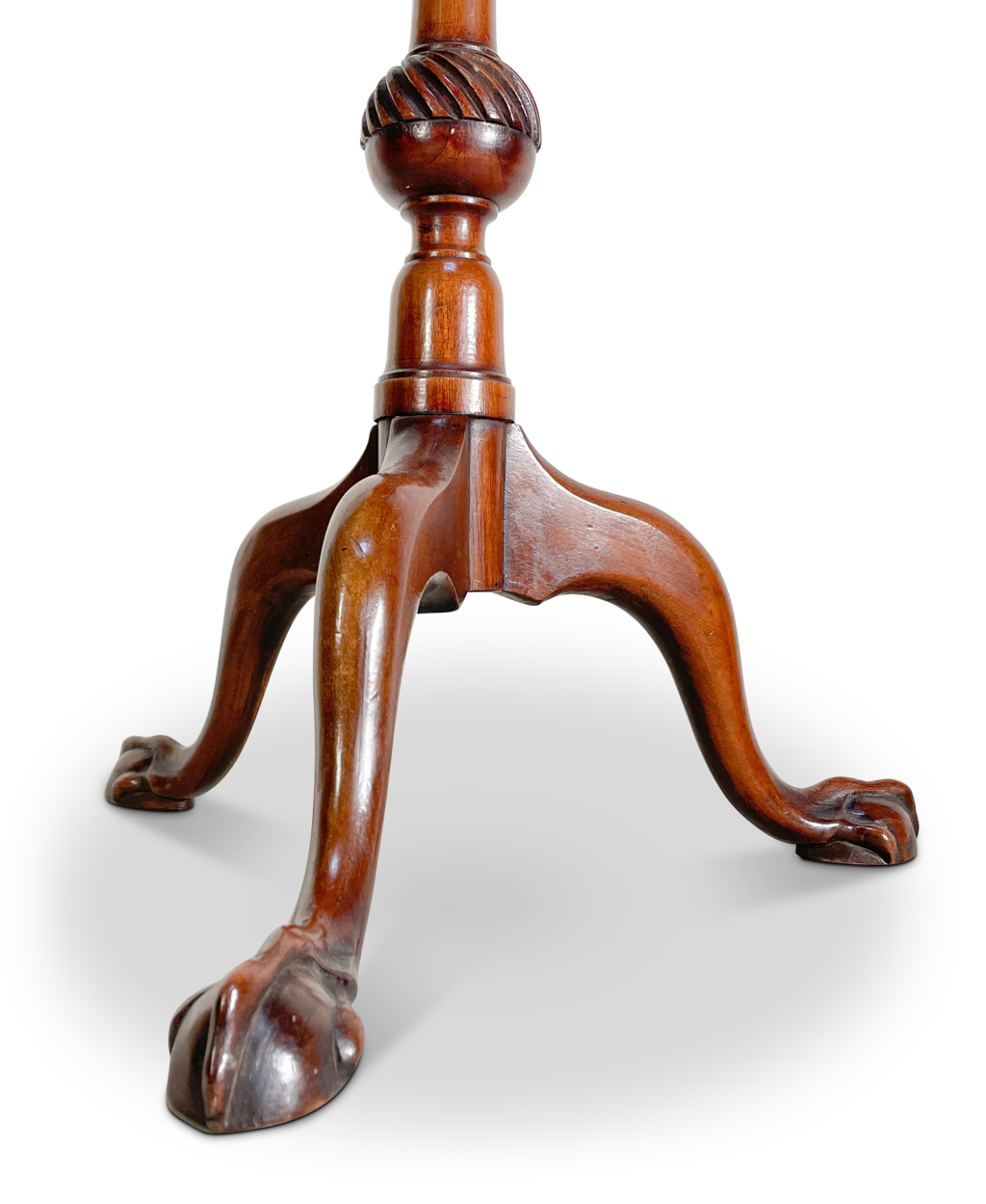 Mahogany Rounded Hexagonal Scallop Edged Tray Top Pedestal Tripod Table
