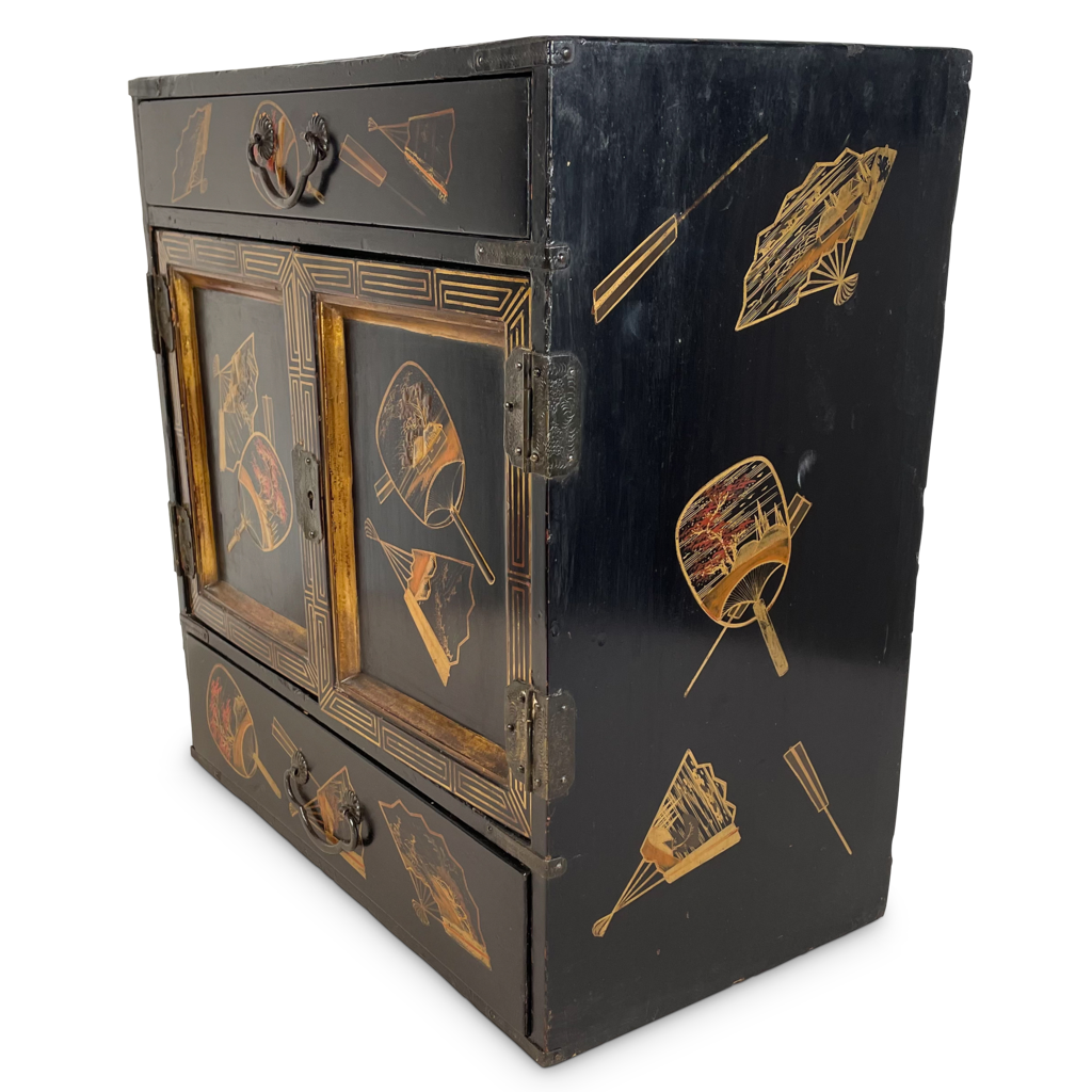 Chinese Export Lacquered Chinoiserie Table Top Cabinet